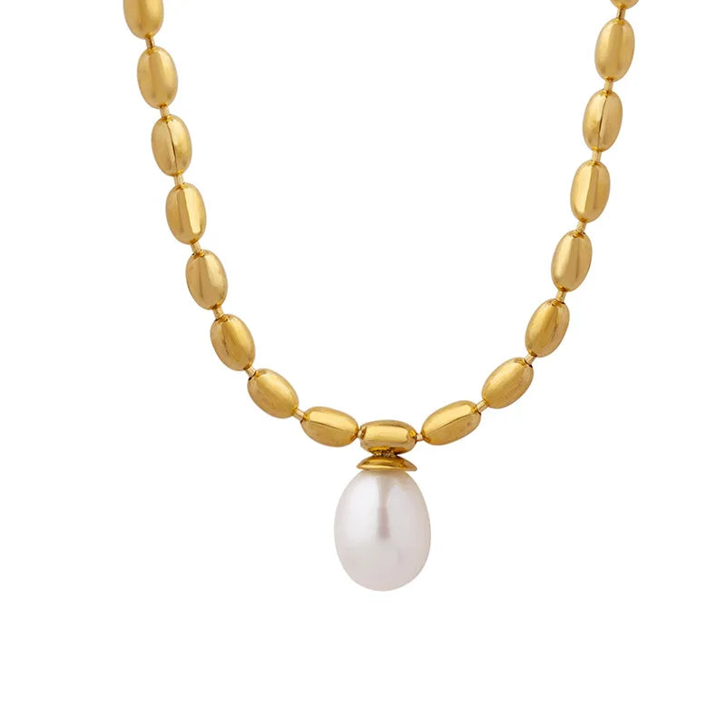 Luxurious Stainless Steel Sweet Necklace for Women Exquisite Gold Plated Freshwater Pearl Pendant Fashionable Natural Beauty