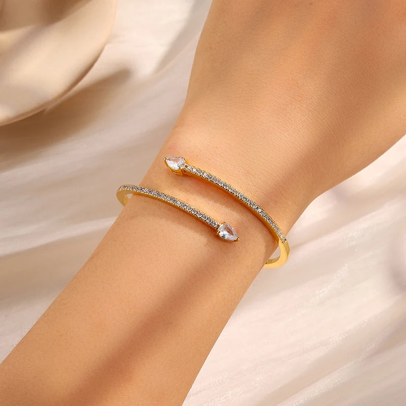 Sweet And Romantic Leaves Cubic Zirconia Bracelets Suitable For Women To Wear And Wear Fashionable Jewelry For Summer Travel