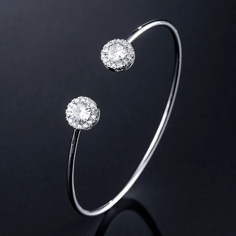 Fashionable Simple Round Cube Zirconia Bracelet Suitable For Women To Wear And Match Fashion Jewelry For Summer Travel