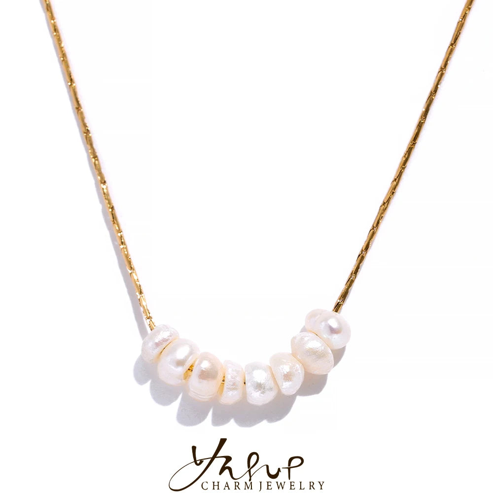 Élise Pearl Row Necklace