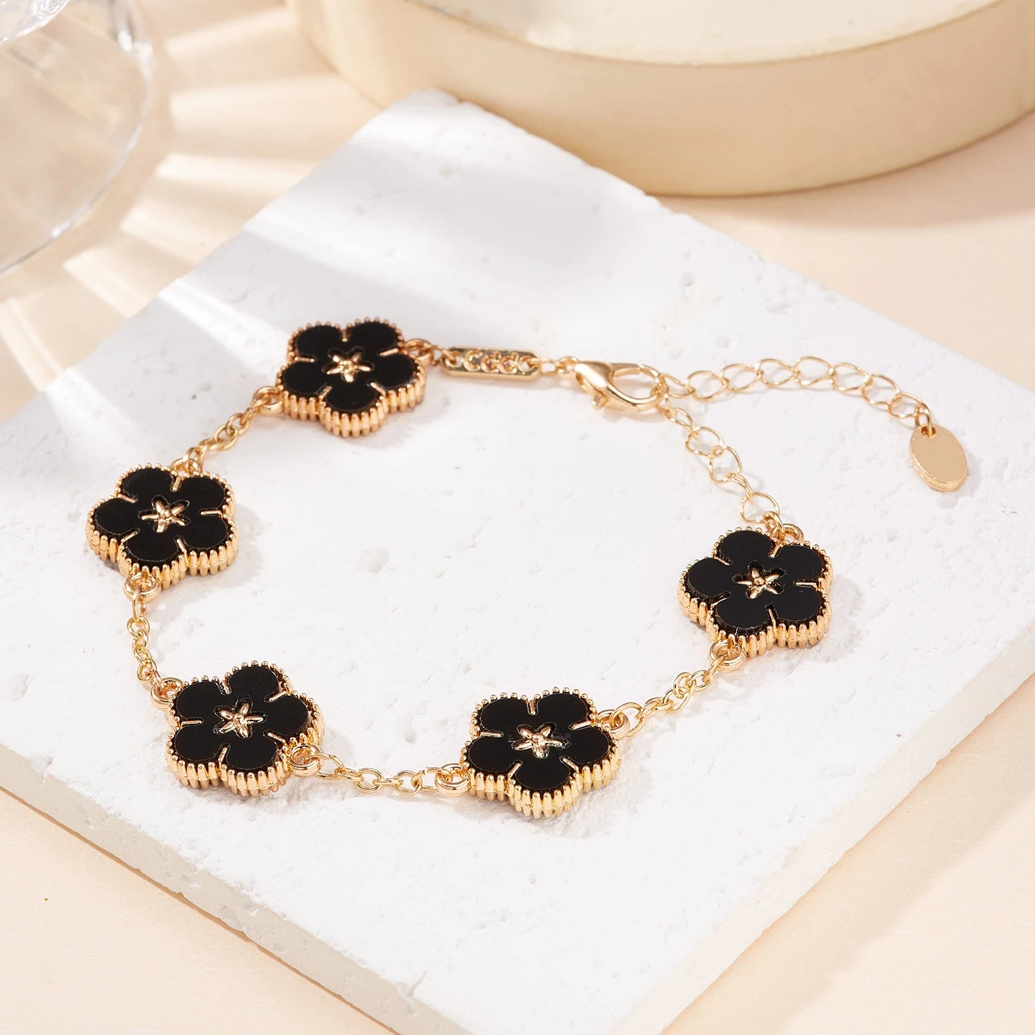 Light Luxury Double-sided Plum Blossoms Bracelets for Women Lucky Five Leaf Flower Adjustable Bracelets Aesthetic Party Jewelry