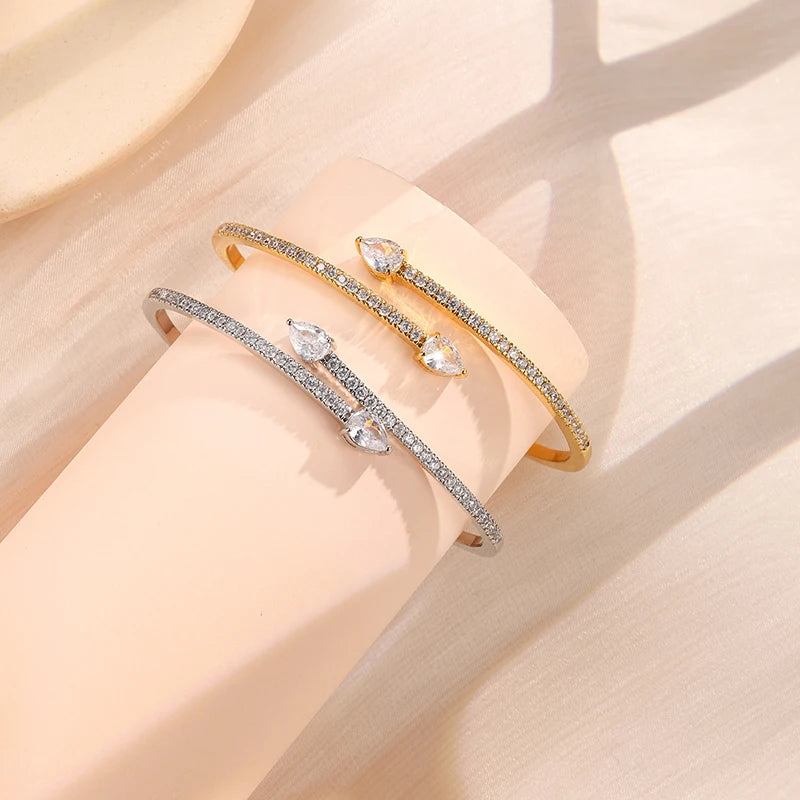 Sweet And Romantic Leaves Cubic Zirconia Bracelets Suitable For Women To Wear And Wear Fashionable Jewelry For Summer Travel