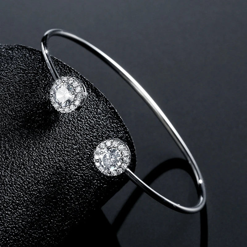 Fashionable Simple Round Cube Zirconia Bracelet Suitable For Women To Wear And Match Fashion Jewelry For Summer Travel